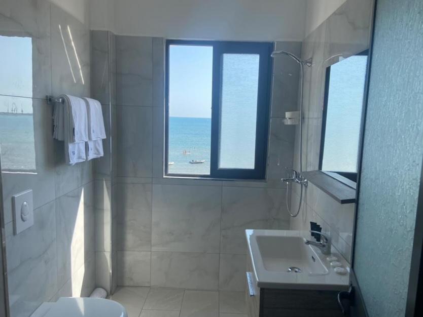 Hotel Tirona Durrës Exterior foto